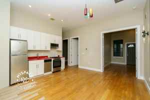 featured image of 250 Melrose St #1R