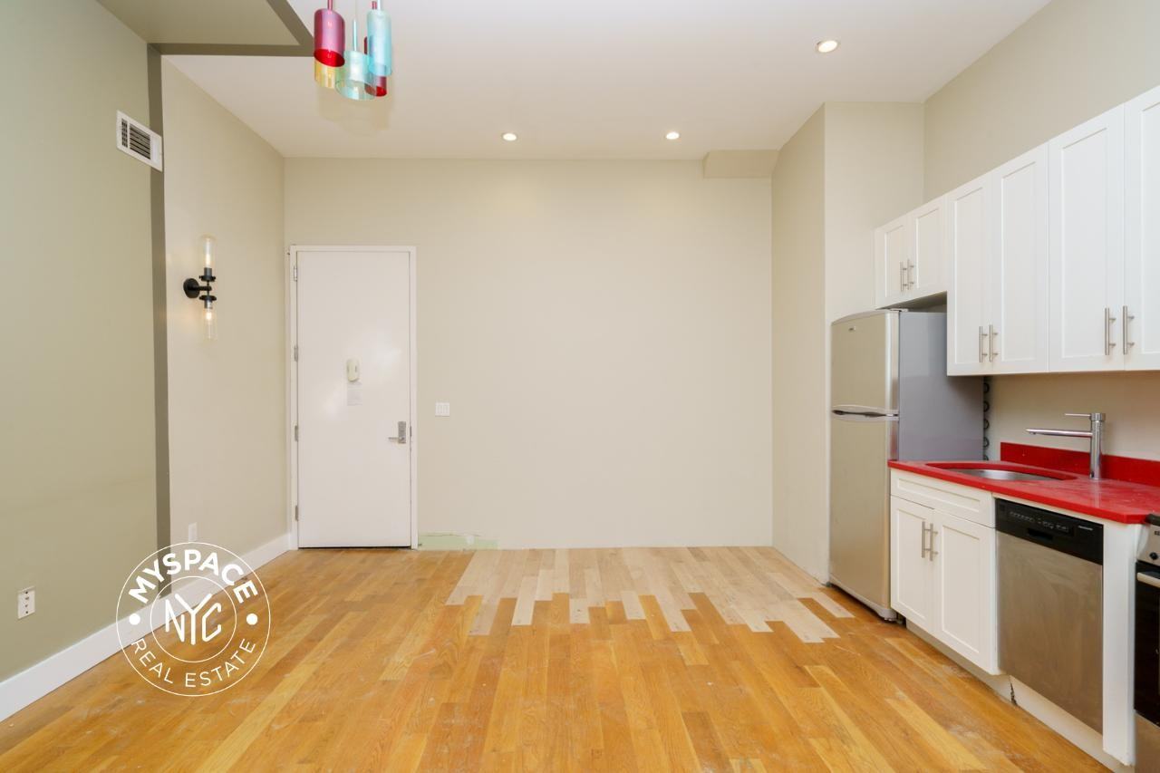 250 Melrose St #1R - Photo 3 of 13