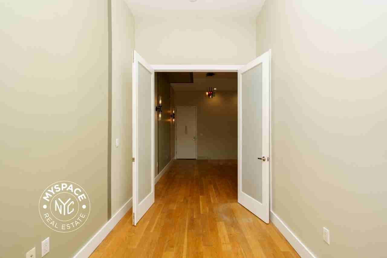 250 Melrose St #1R - Photo 6 of 13