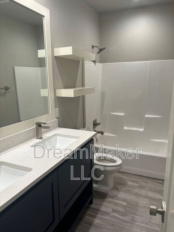 3010 Se 34th St #3010SE34th - Photo 6 of 13