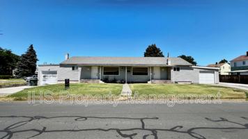 featured image of 1008 Davenport St