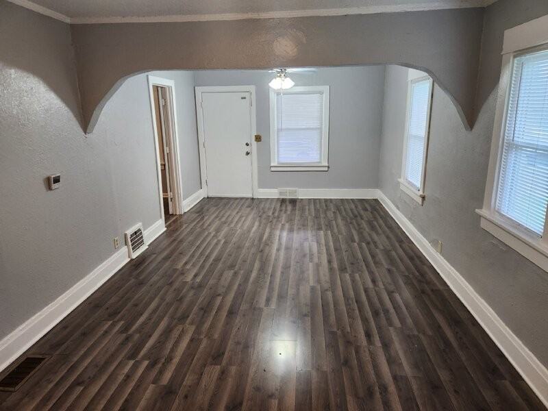 1806 Jefferson Ave - Photo 3 of 13