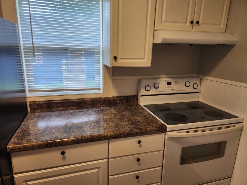 1806 Jefferson Ave - Photo 5 of 13
