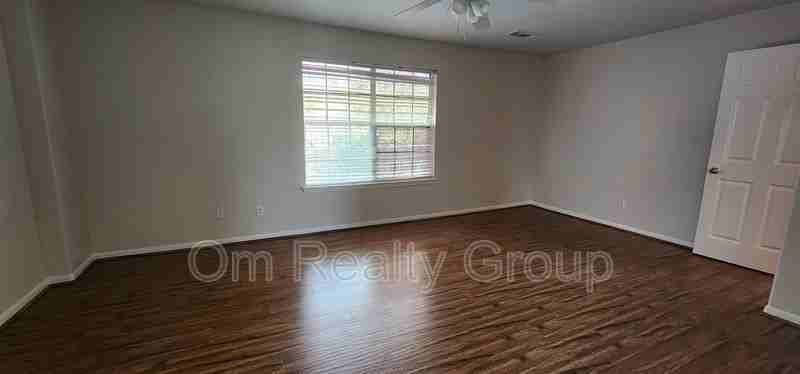 9710 Fieldbloom Ln - Photo 2 of 26
