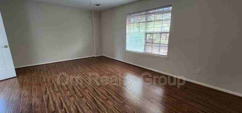 9710 Fieldbloom Ln - Photo 3 of 26