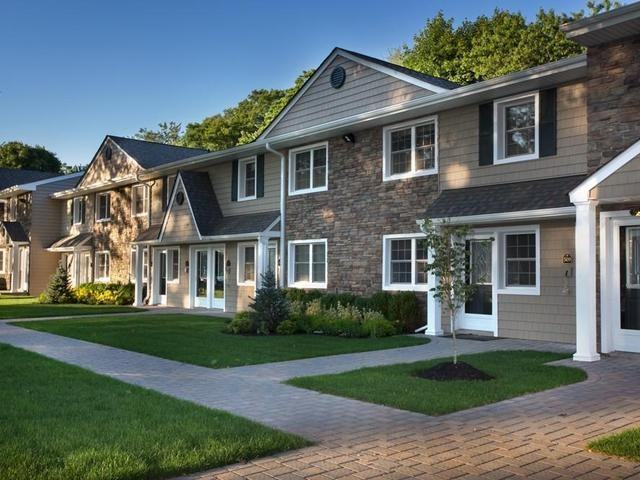 Fairfield Courtyard At Middle Island - Photo 3 of 6