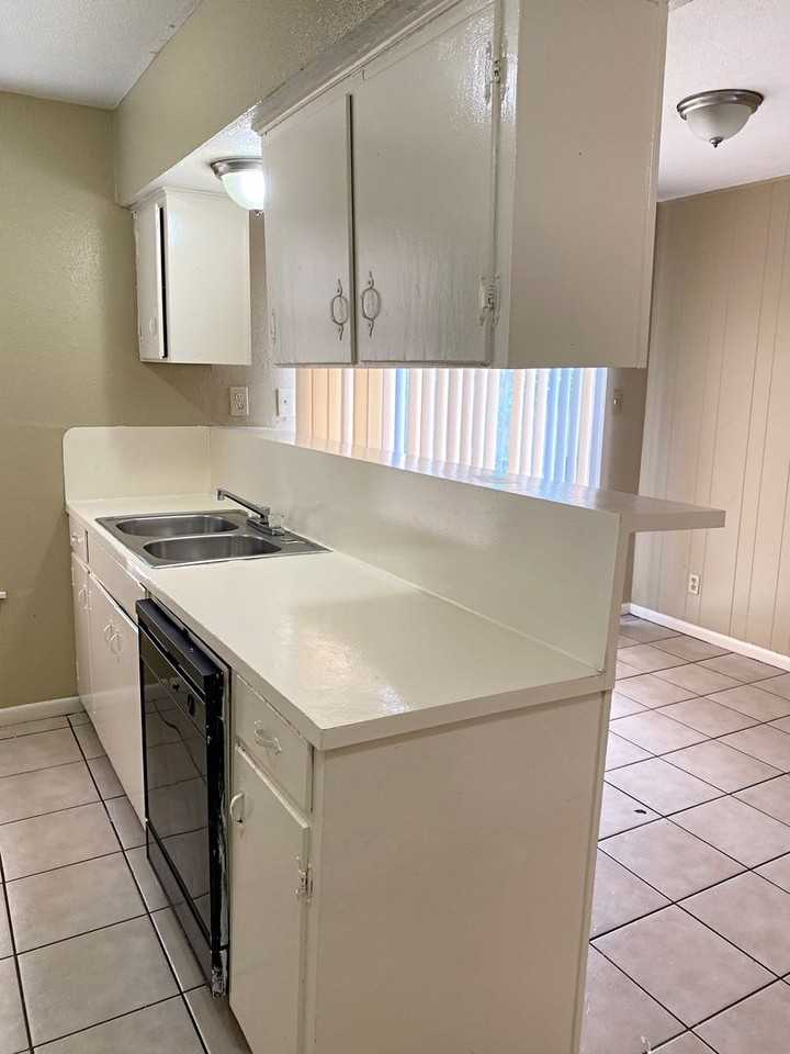 Windchase Apartments - Photo 4 of 7