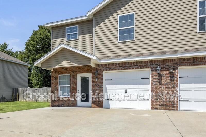 820 Baker St Nw - Photo 2 of 29