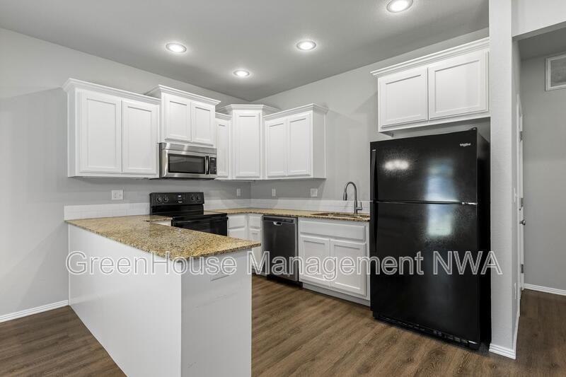 820 Baker St Nw - Photo 7 of 29