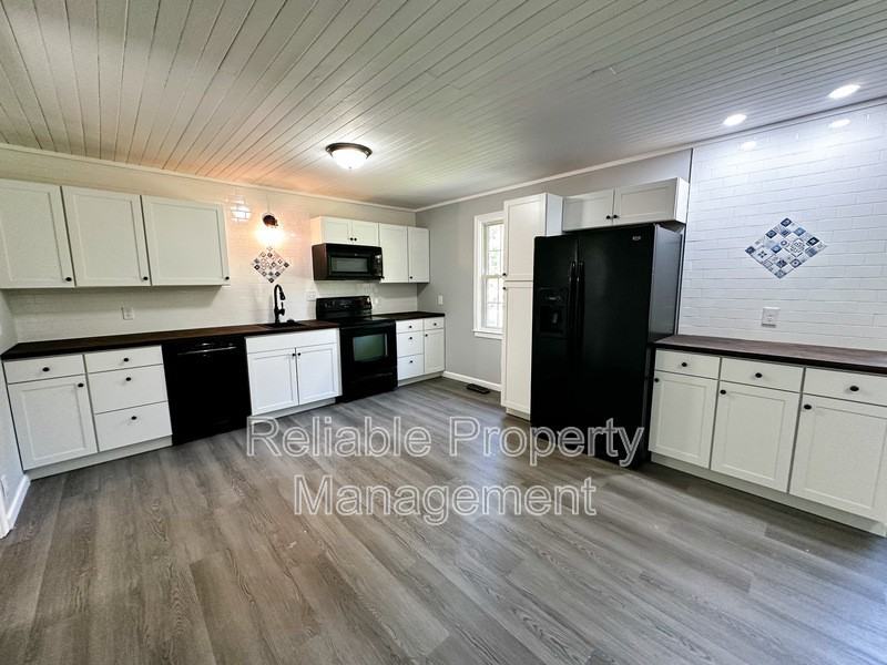 2111 Devils Racetrack Rd - Photo 2 of 19