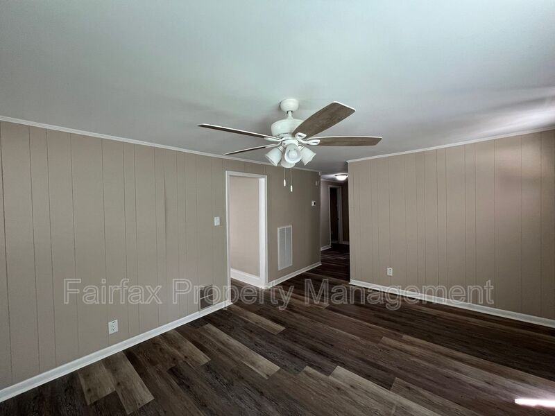 2616 S Roxboro St - Photo 3 of 21