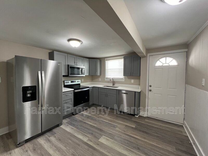 2616 S Roxboro St - Photo 7 of 21