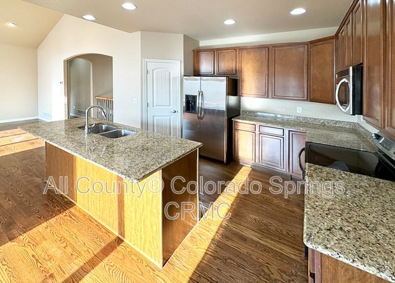 7768 Forest Valley Loop - Photo 3 of 39