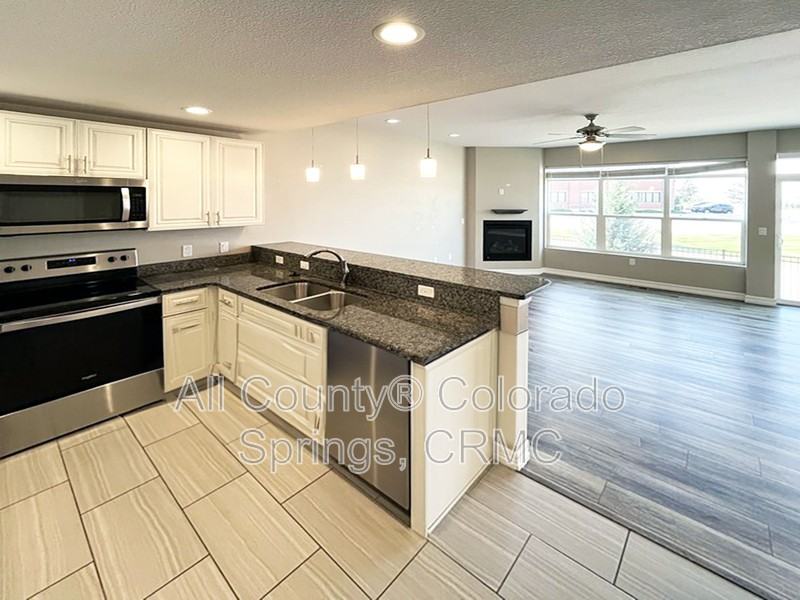 763 Brambleberry Hts - Photo 3 of 35