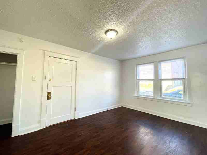 7210 Lyndover Place #3E - Photo 3 of 10