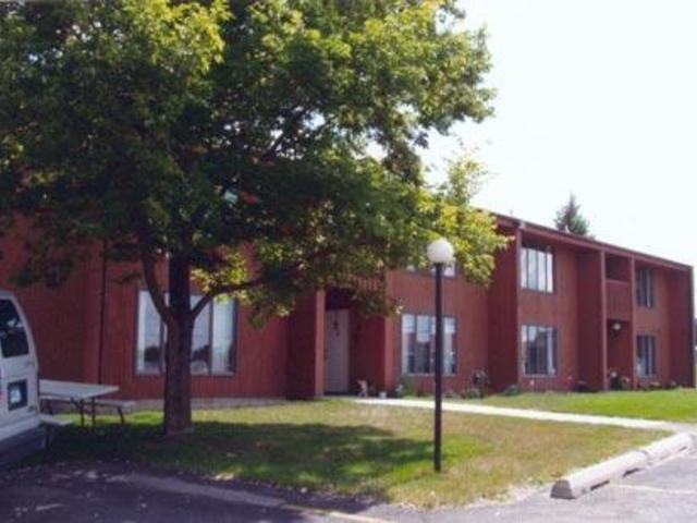 Cedarwood Apartments - Photo 2 of 6