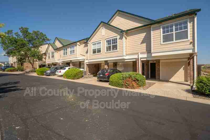 2049 Eagle Ave - Photo 2 of 16