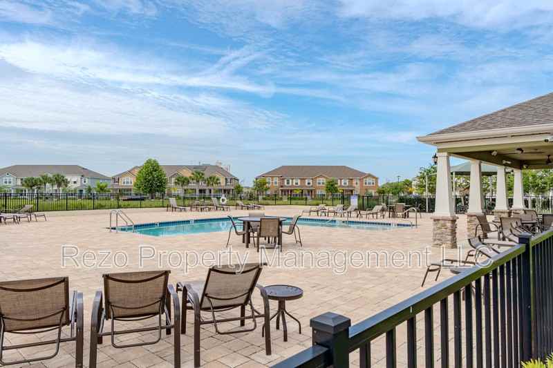 9457 Randal Park Blvd - Photo 2 of 50