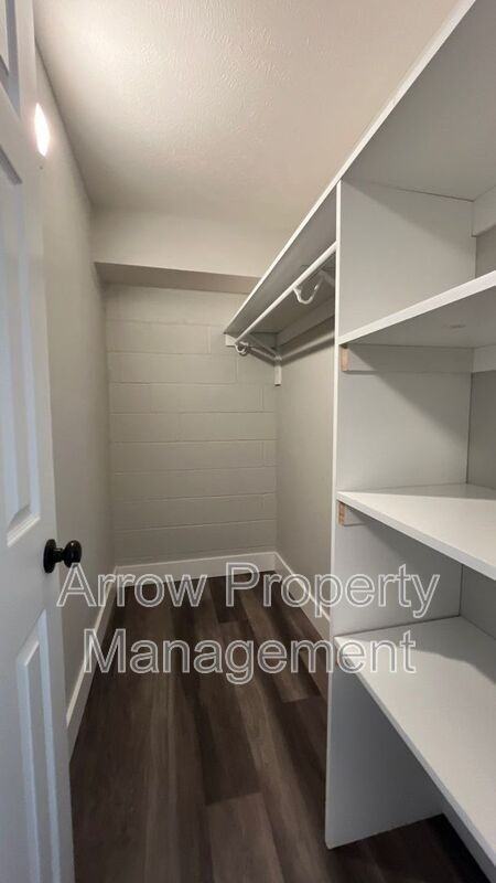 877 N 26th St #20 - Photo 6 of 9