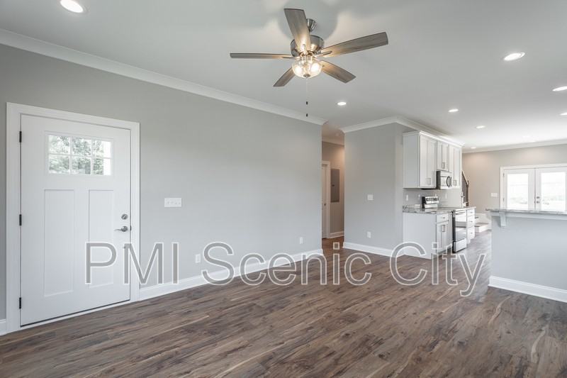 2631 Rogers Dr Se - Photo 5 of 36