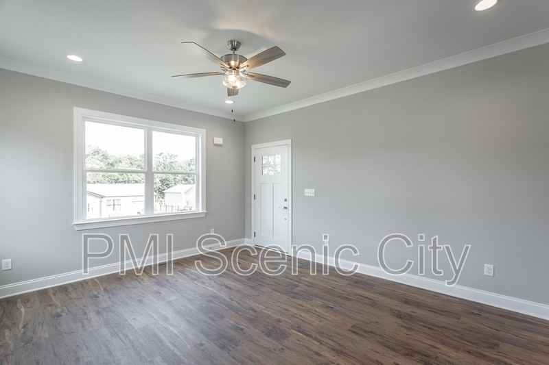 2631 Rogers Dr Se - Photo 6 of 36