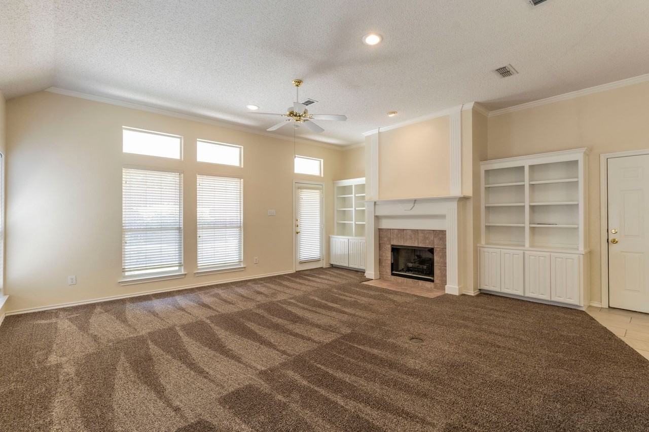 7121 Axis Ct - Photo 2 of 29