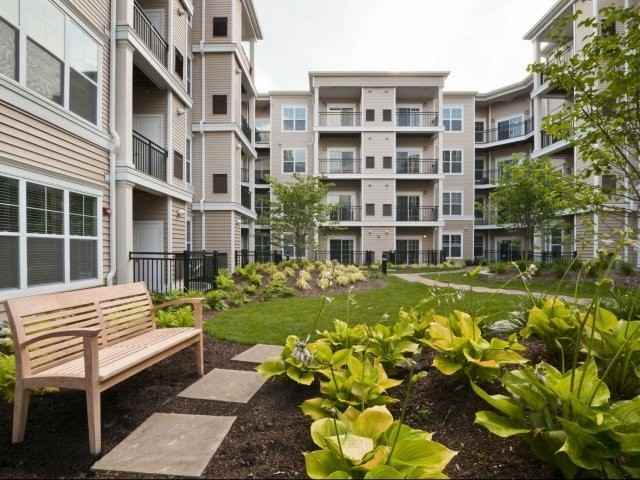 Alexan Riverdale - Photo 2 of 6