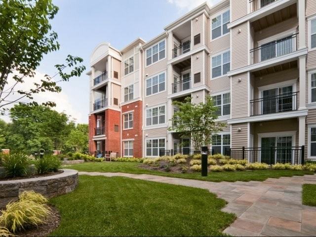 Alexan Riverdale - Photo 3 of 6