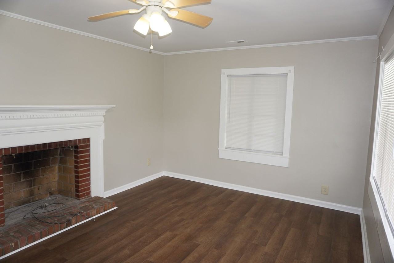 1119 H St - Photo 4 of 17