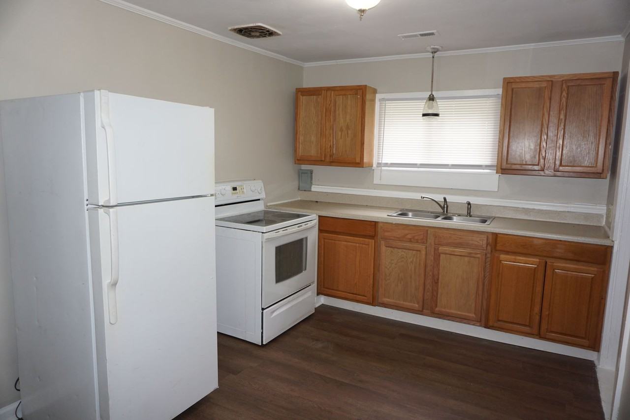 1119 H St - Photo 7 of 17