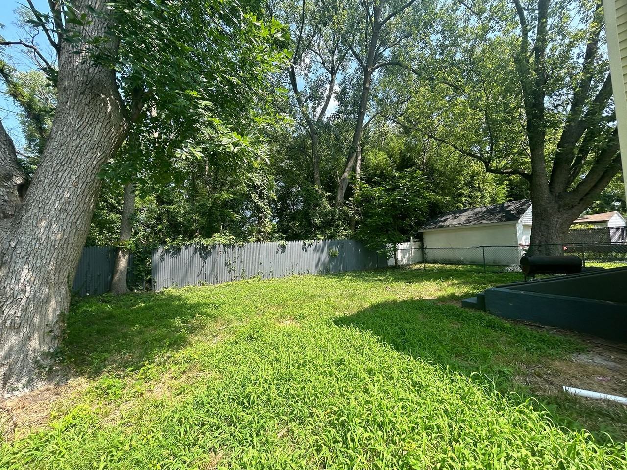 1625 Sewall Ave. - Photo 3 of 6