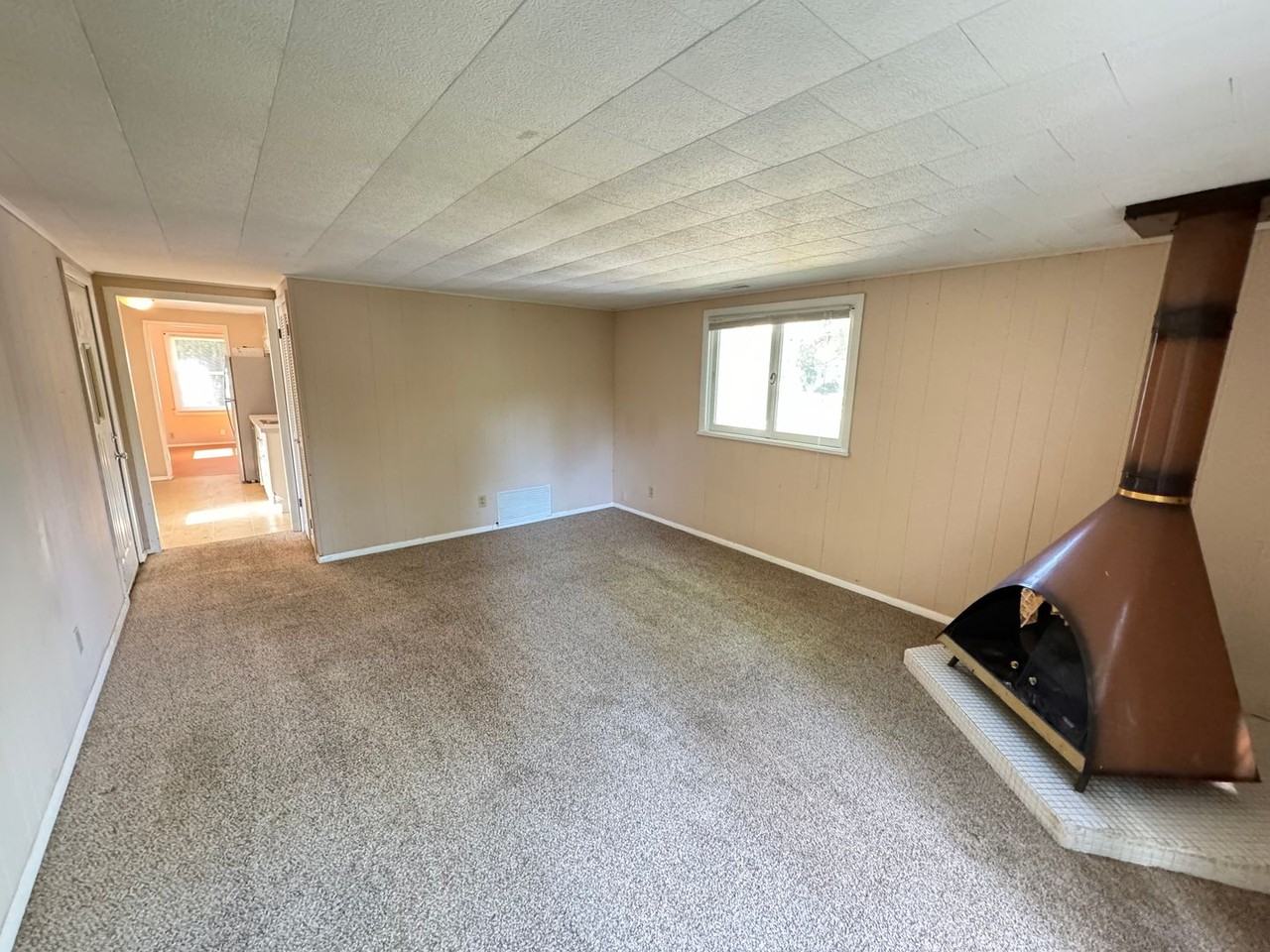 1319 Joyce Dr - Photo 3 of 17