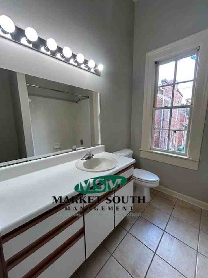 140 Jefferson St - Photo 7 of 11