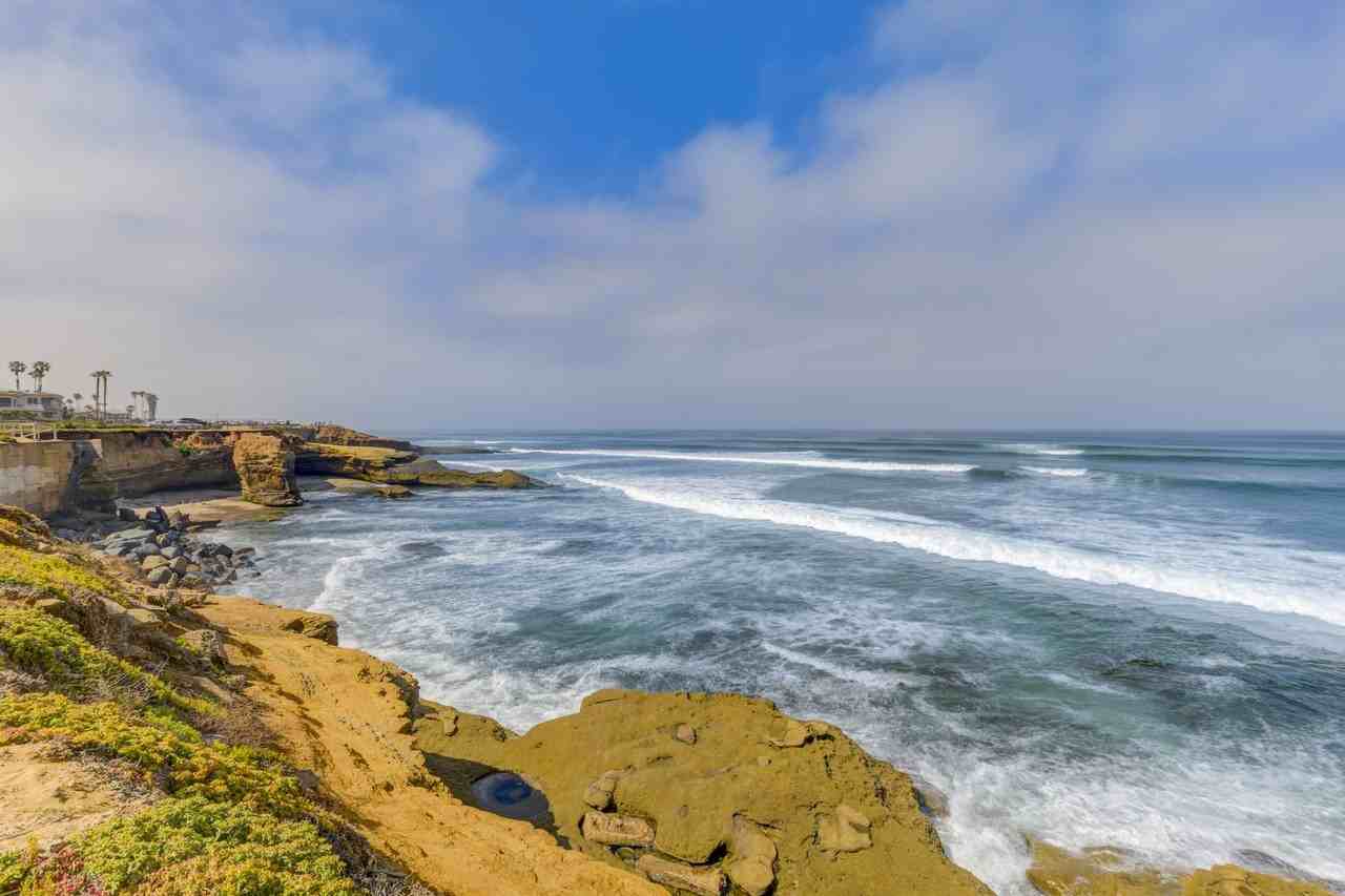 886 Cordova St - Photo 2 of 30