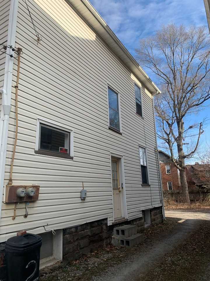 1006 Highland Ave - Photo 2 of 16