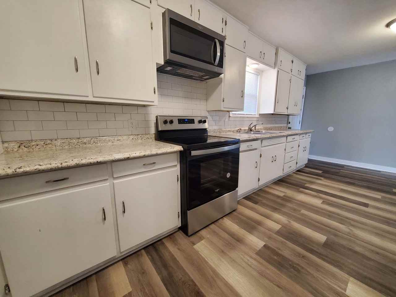 2512 North St - Photo 3 of 17