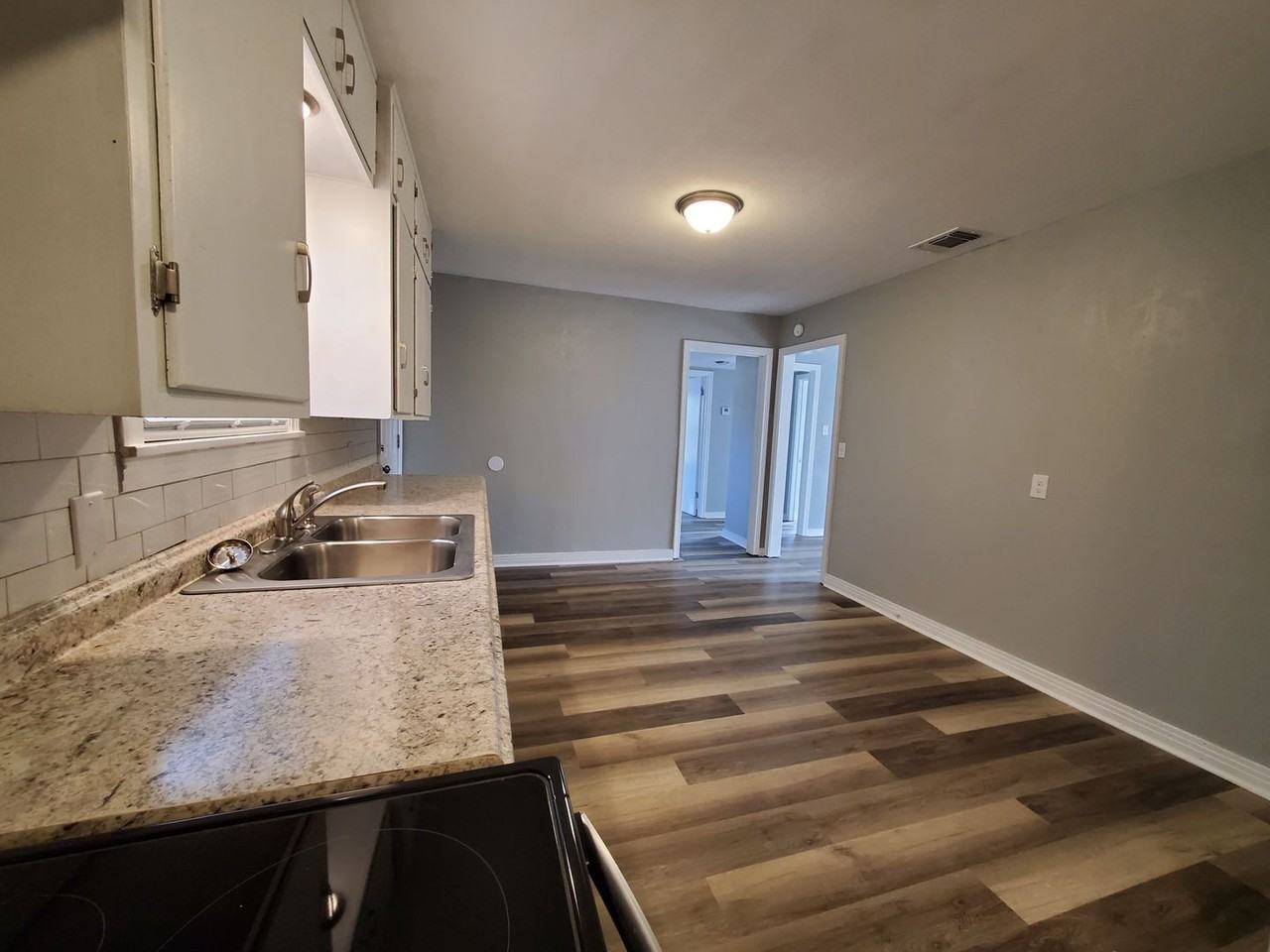 2512 North St - Photo 4 of 17