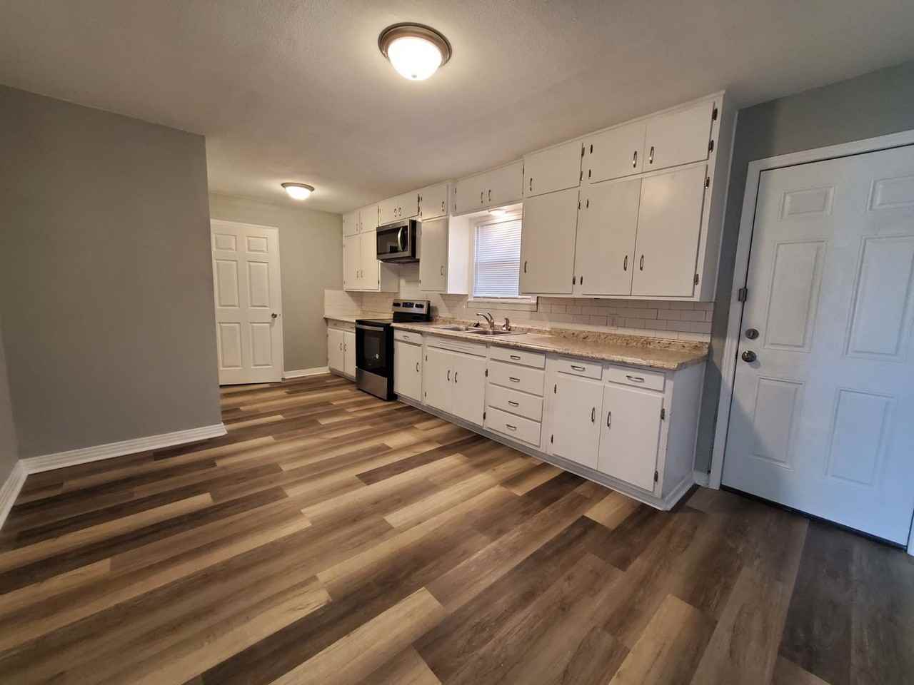 2512 North St - Photo 5 of 17