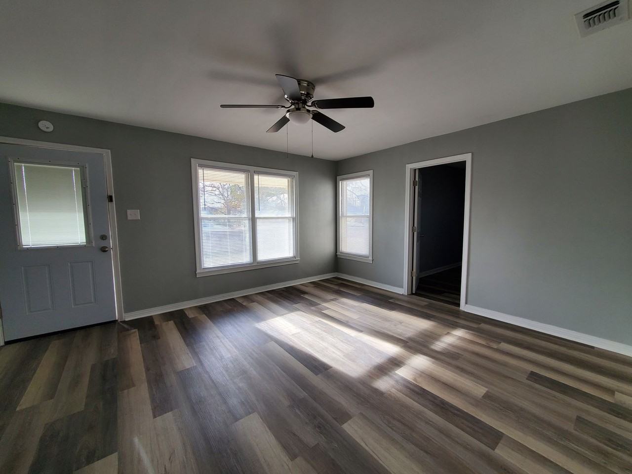 2512 North St - Photo 7 of 17