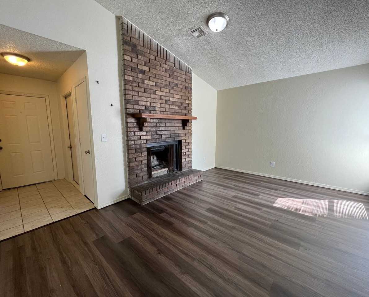 5718 S Vancouver Ave - Photo 3 of 27