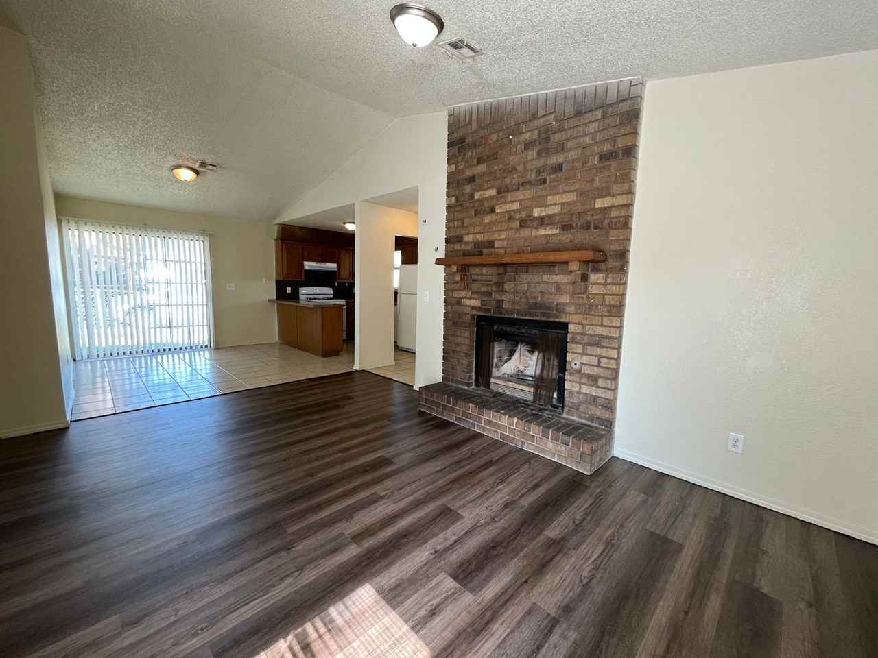 5718 S Vancouver Ave - Photo 4 of 27