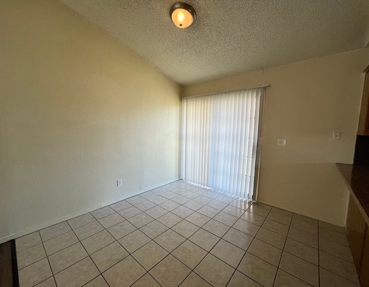 5718 S Vancouver Ave - Photo 6 of 27