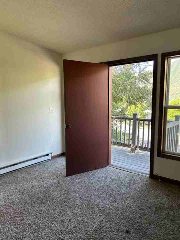 1516 Bennett Ave - Photo 3 of 12