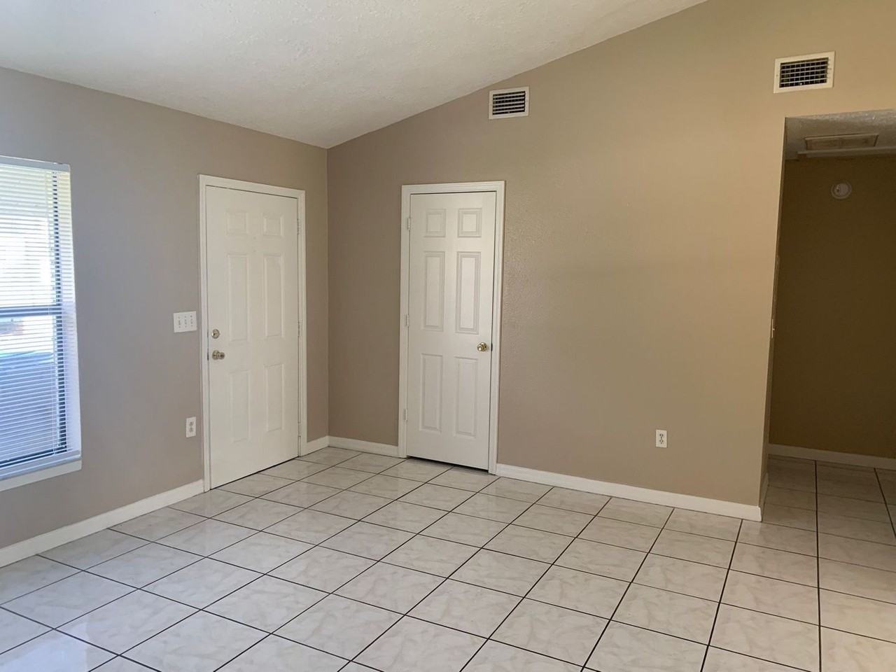 777 Lucaya Drive - Photo 5 of 11