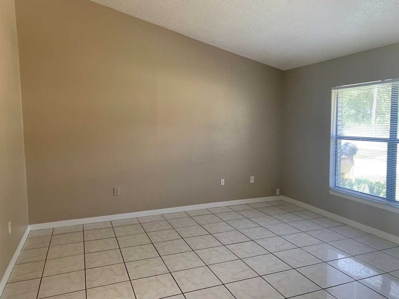 777 Lucaya Drive - Photo 7 of 11