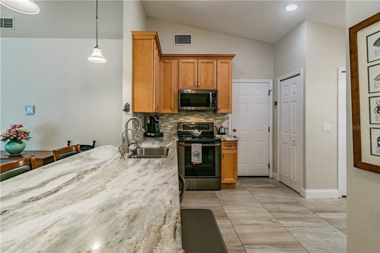 1485 Loman Ct - Photo 3 of 28