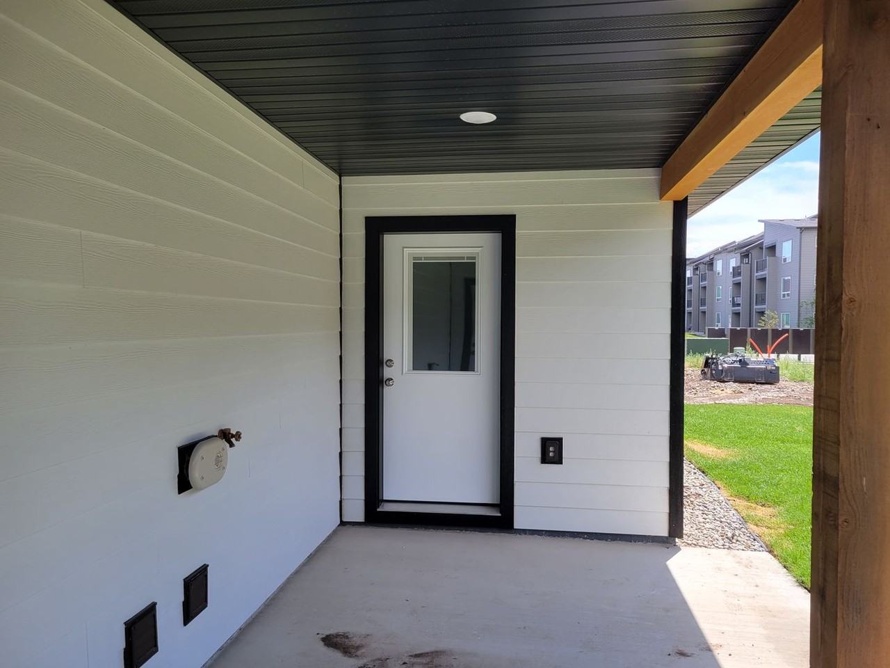 703 Black Diamond St #A - Photo 3 of 15