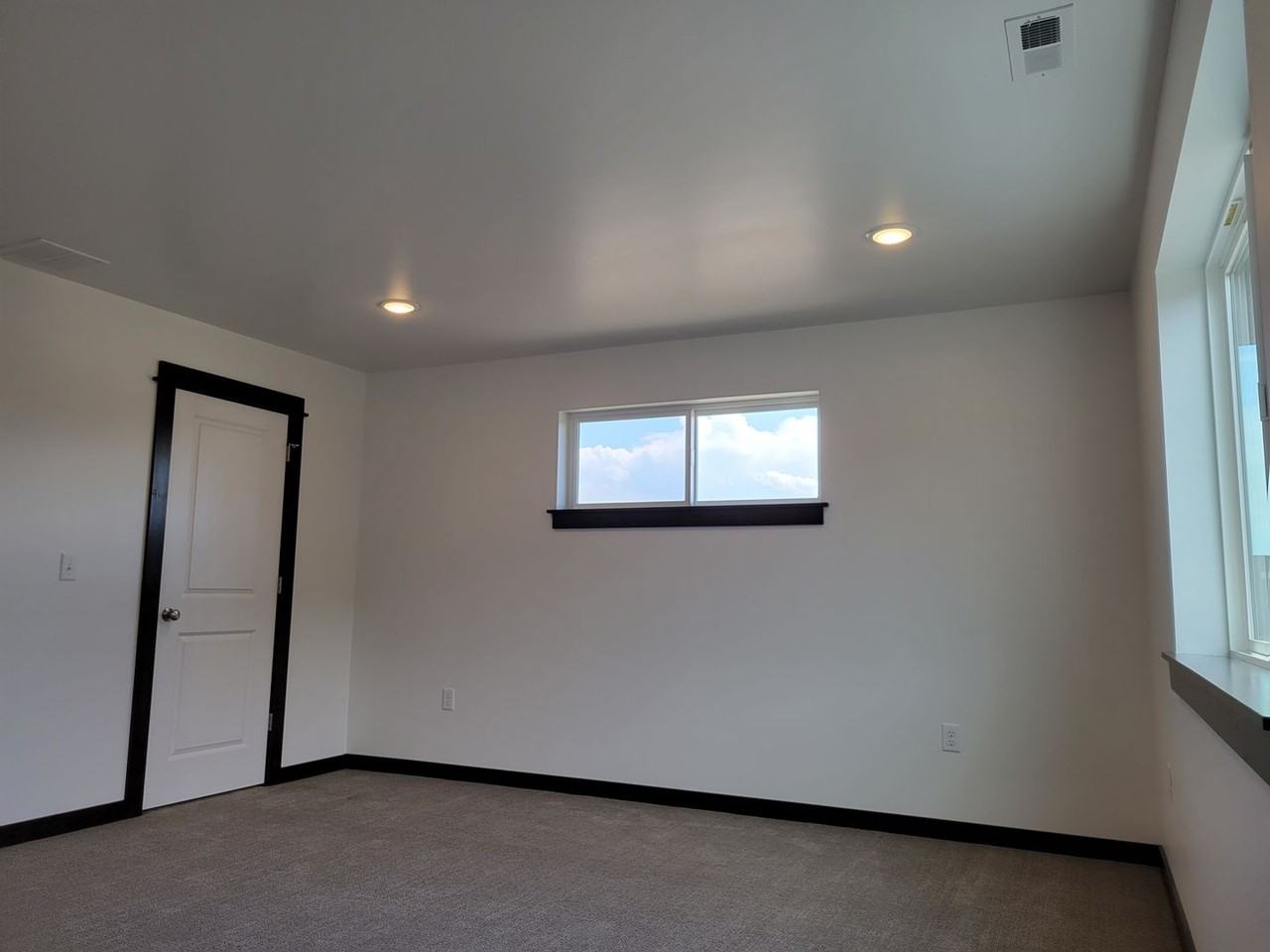 703 Black Diamond St #A - Photo 5 of 15