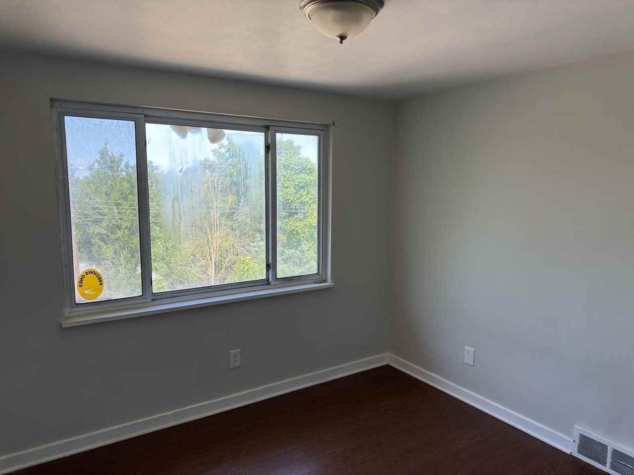 262 Hulton Rd - Photo 2 of 8