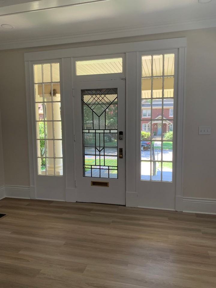 2401 Boulevard Napoleon - Photo 2 of 19